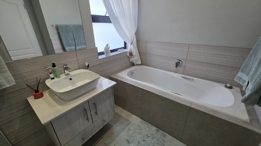 3 Bedroom Property for Sale in Island View Western Cape